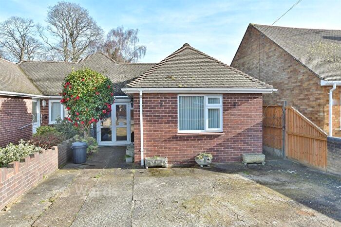 2 Bedroom Semi-Detached Bungalow For Sale In Fairview Avenue, Wigmore, Gillingham, Kent, ME8