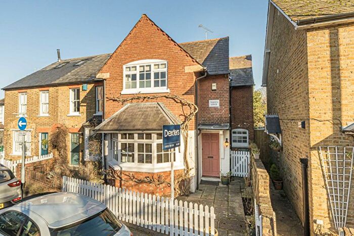 3 Bedroom Detached House For Sale In Green Street, Sunbury-On-Thames, TW16