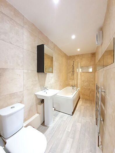3 Bedroom Flat To Rent In Hazellville Road, London, N19