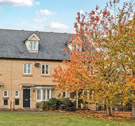 4 Bedroom Town House For Sale In The Lawns, Carterton, Oxfordshire, OX18