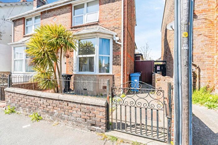 4 Bedroom Semi-Detached House For Sale In Highfield Road, Bognor Regis, West Sussex, PO22