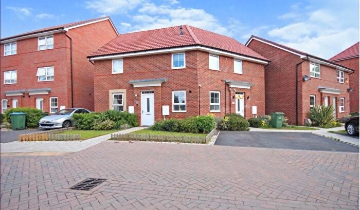 2 Bedroom Maisonette For Sale In Brambling Avenue, Canley, Coventry, CV4