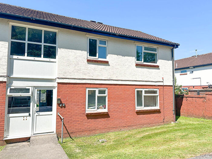 1 Bedroom Flat For Sale In Queens Road, Shepton Mallet, BA4