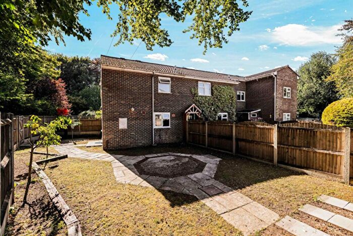 2 Bedroom End Of Terrace House For Sale In Guilford Avenue, Whitfield, Dover, CT16