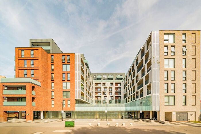 1 Bedroom Flat For Sale In Chiswick High Road, Chiswick, W4