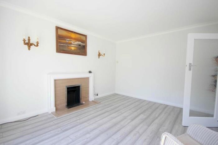 3 Bedroom Detached House To Rent In Corringway, London, W5