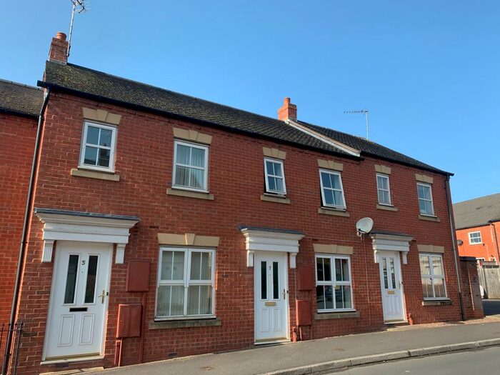 2 Bedroom Town House To Rent In Drovers Close, Uttoxeter, ST14