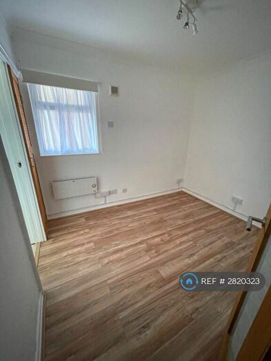 1 Bedroom Flat To Rent In Waverley Road, Enfield, EN2