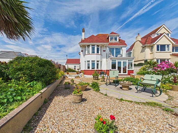 5 Bedroom Detached House For Sale In West Drive, Porthcawl, CF36