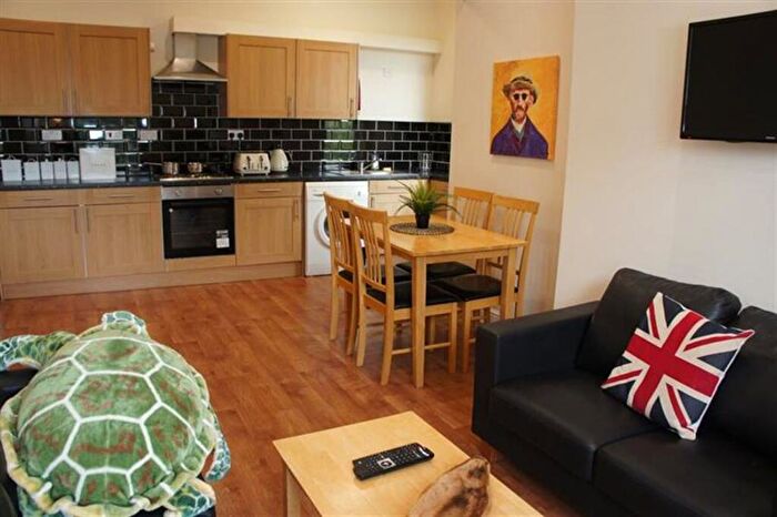 3 Bedroom Flat To Rent In Noel Street, Nottingham, NG7