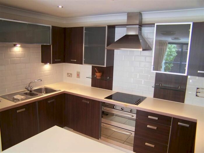 2 Bedroom Flat To Rent In Tottenham Lane, Crouch End, London, N8