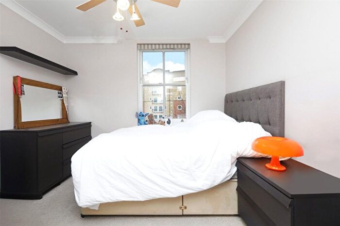 3 Bedroom Flat To Rent In Portland Court, London, Trinity Street, SE1