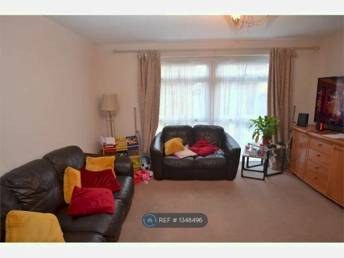 2 Bedroom Maisonette To Rent In Croydon, Croydon, CR0