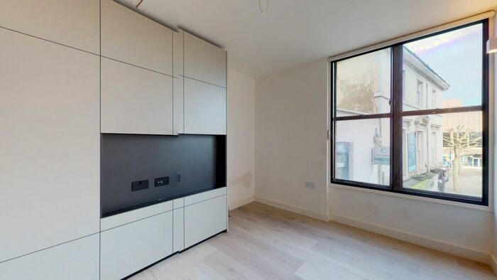 Studio To Rent In George Street, Luton, LU1