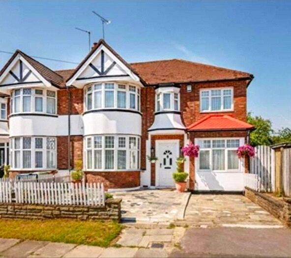 5 Bedroom Semi Detached House To Rent In Radcliffe Road, Harrow, HA3