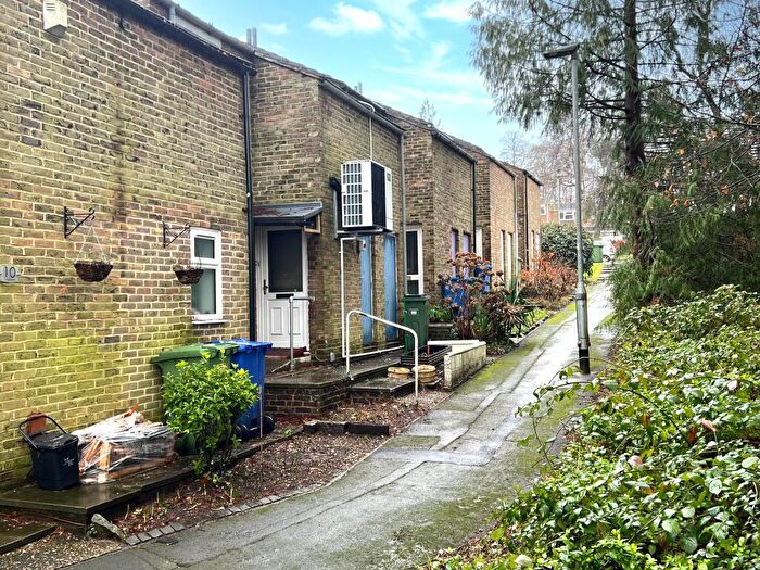3 Bedroom Terraced House For Sale In Lingwood, Bracknell, RG12