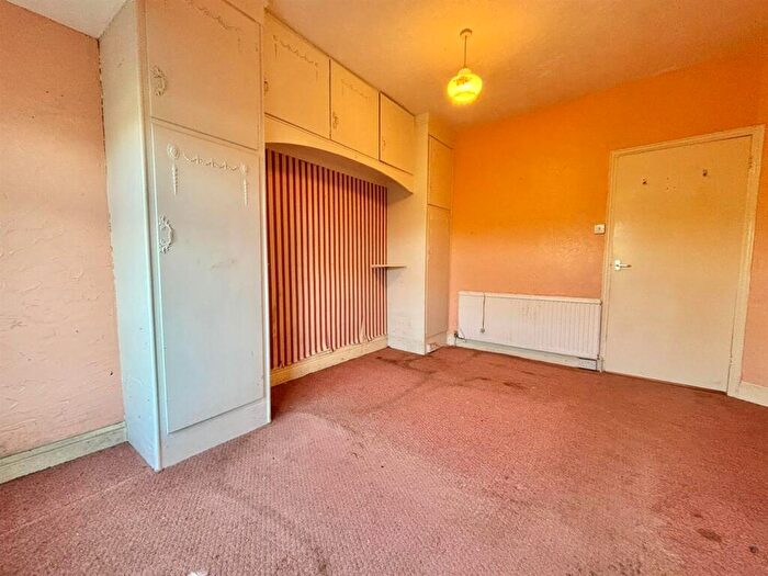 2 Bedroom Detached Bungalow For Sale In Nutana Avenue, Hornsea, HU18