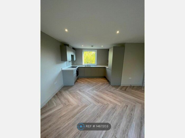 1 Bedroom Flat To Rent In Bourne Way, Bromley, BR2