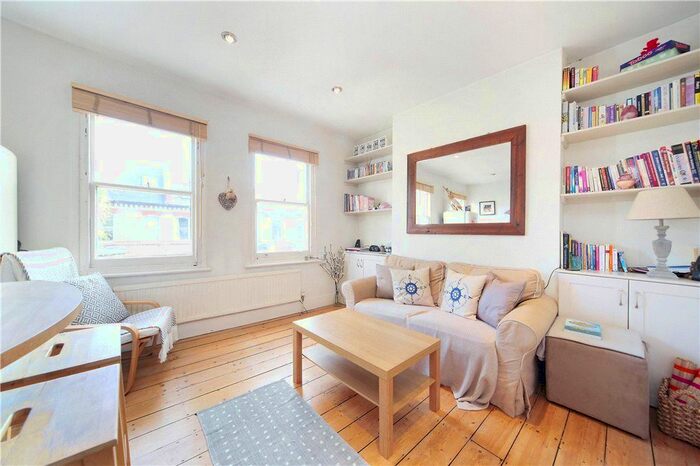 2 Bedroom Flat To Rent In St Luke's Avenue, Clapham, London, SW4