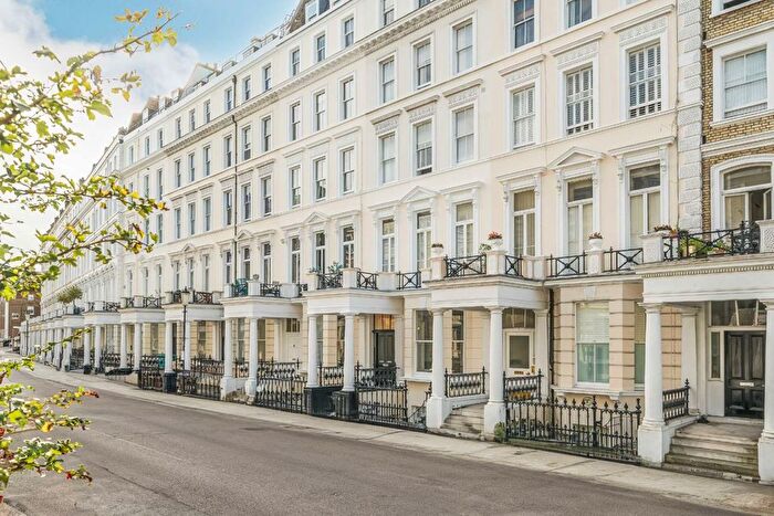 2 Bedroom Flat To Rent In Lexham Gardens, Kensington, W8