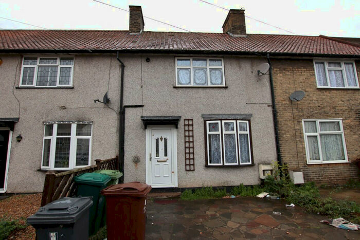 3 Bedroom Terraced House To Rent In Hatfield Road, Dagenham, London, RM9