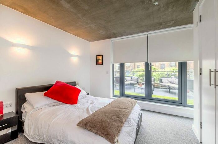 2 Bedroom Flat To Rent In Acton Street, Islington, London, WC1X