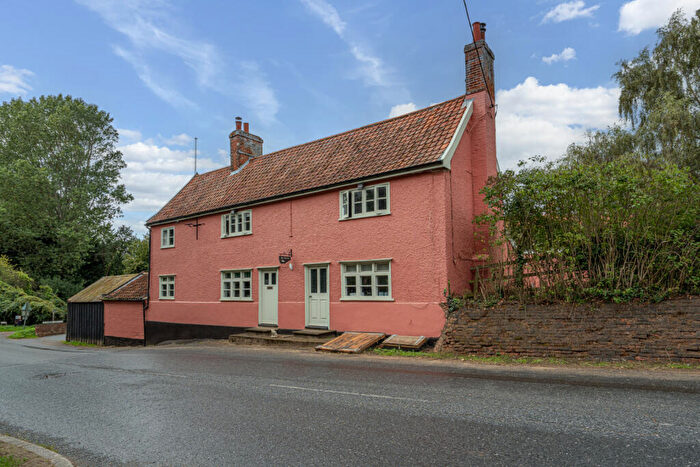 4 Bedroom Detached House For Sale In Fox Hill, Hollesley, IP12