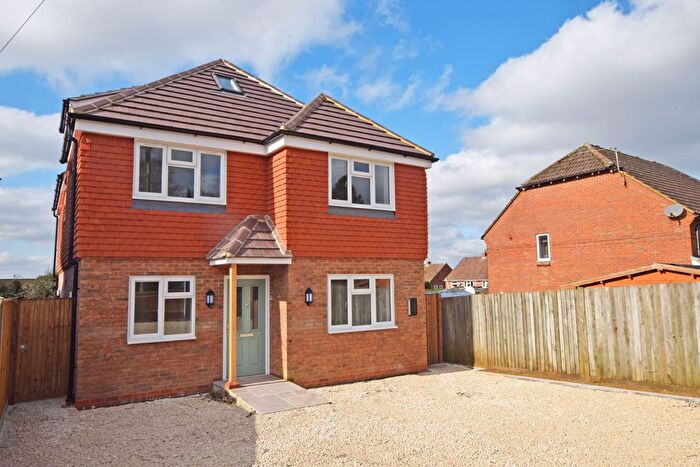 4 Bedroom Detached House To Rent In Merlin Road, Four Marks, Alton, Hampshire, GU34