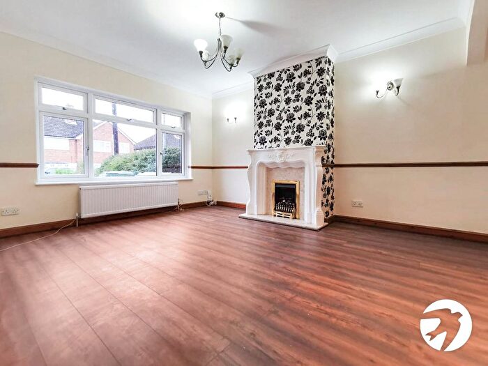 6 Bedroom Detached House To Rent In Long Lane, Bexleyheath, DA7