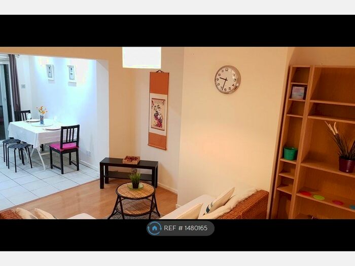 1 Bedroom Flat To Rent In Elmscroft Gardens, Potters Bar, EN6