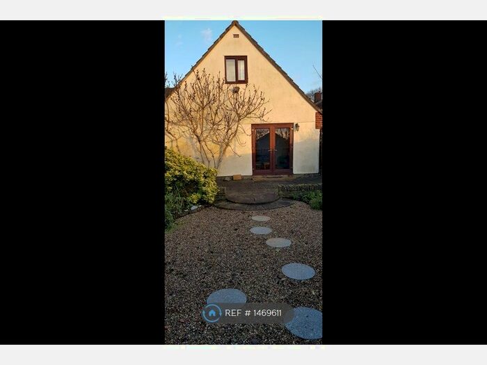 3 Bedroom Semi-Detached House To Rent In Foundry, Attleborough, NR17