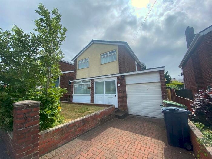 3 Bedroom Detached House To Rent In Manor Park, NE37