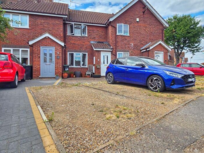 1 Bedroom Terraced House For Sale In Oak Tree Road, Ampthill, Bedfordshire, MK45