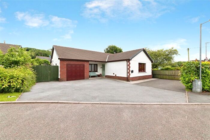 4 Bedroom Bungalow For Sale In Bro Celynin, Bronwydd Arms, Carmarthen, Carmarthenshire, SA33