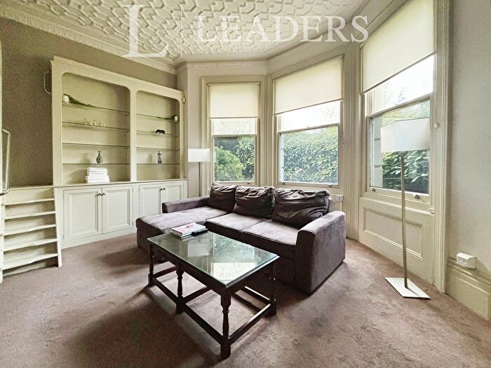 Flat To Rent In Buckingham Road, BN1