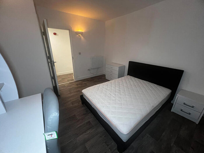 1 Bedroom Flat To Rent In Millstone Lane, Leicester, LE1