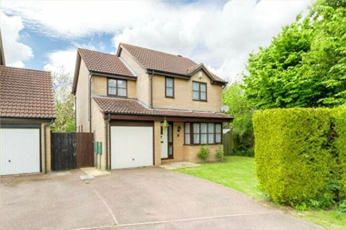 4 Bedroom Detached House For Sale In Schumann Close, Browns Wood, Milton Keynes, Buckinghamshire, MK7