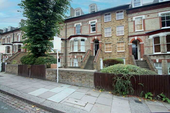 1 Bedroom Flat To Rent In Boundaries Road, Balham, London, SW12