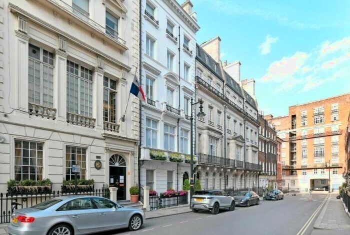 4 Bedroom Flat To Rent In Hertford Street, London, W1J