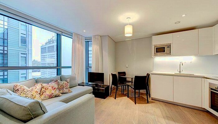 3 Bedroom Flat To Rent In Harbet Road, Paddington, London, W2