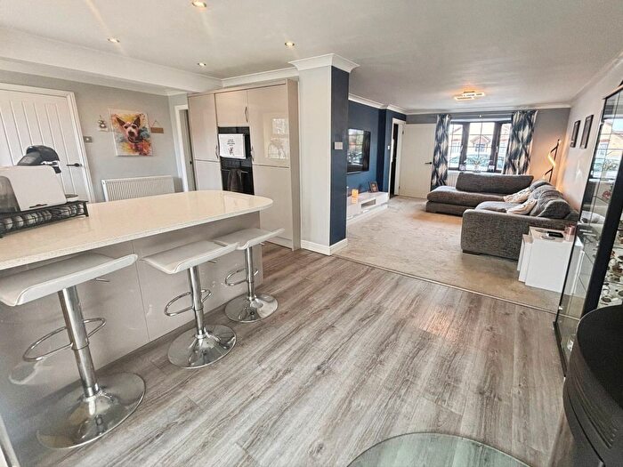 4 Bedroom Detached House For Sale In Manor Close, Eagle, LN6