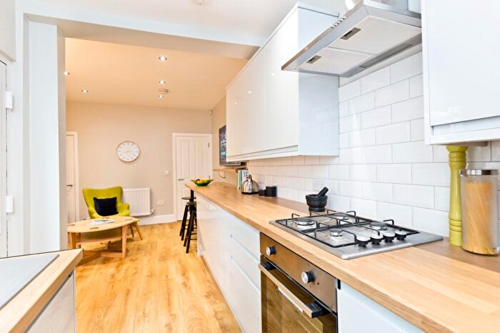 4 Bedroom House To Rent In City Road, Sheffield, S2
