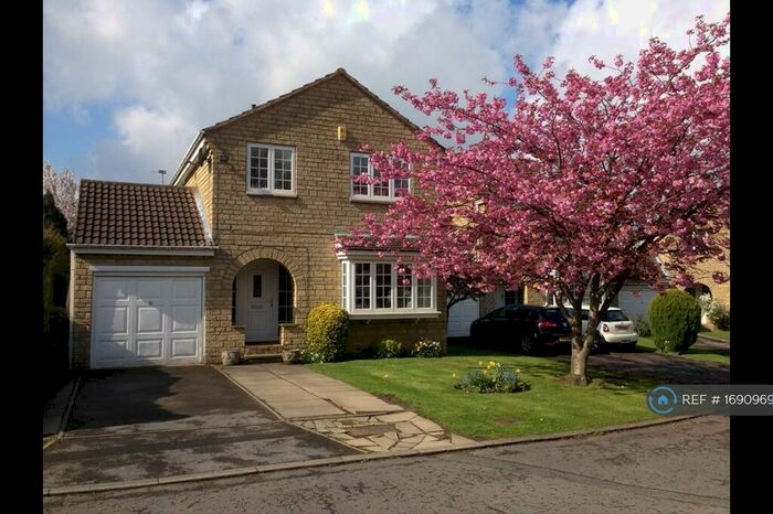 4 Bedroom Detached House To Rent In Oakdene Gardens, Leeds, LS17