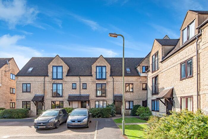 2 Bedroom Apartment To Rent In Beechgate Witney, OX28