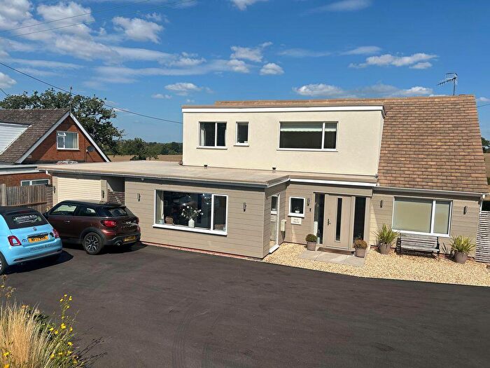 5 Bedroom Detached House To Rent In Woodgate Road, Lower Bentley, Bromsgrove, B60