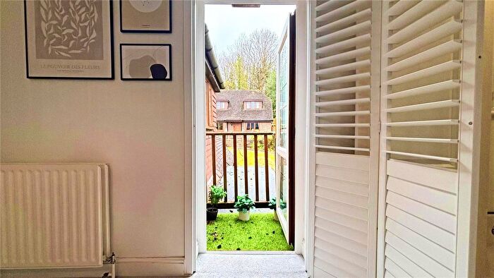 2 Bedroom Flat To Rent In Carden Avenue, Brighton, Sussex, BN1