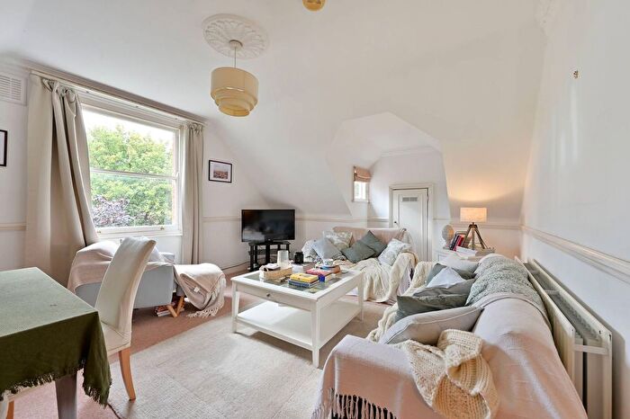 2 Bedroom Flat To Rent In Chartfield Avenue, Putney, London, SW15