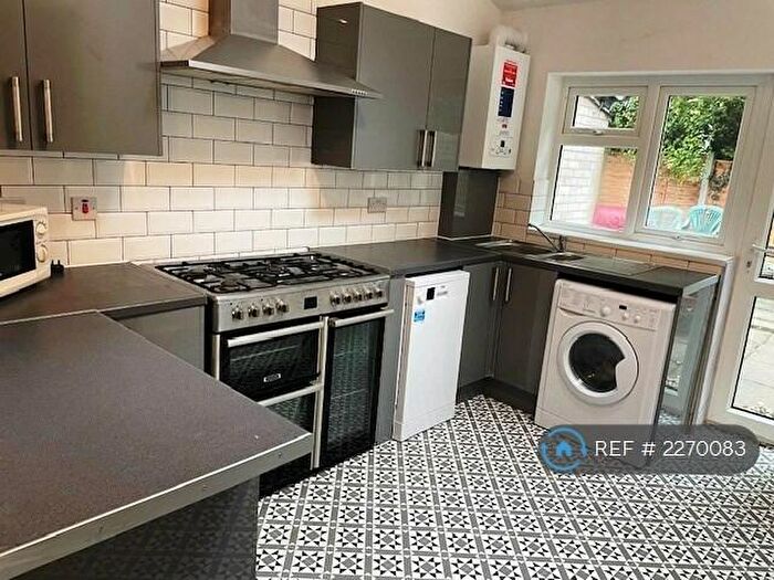 8 Bedroom Terraced House To Rent In Derby Road, Manchester, M14