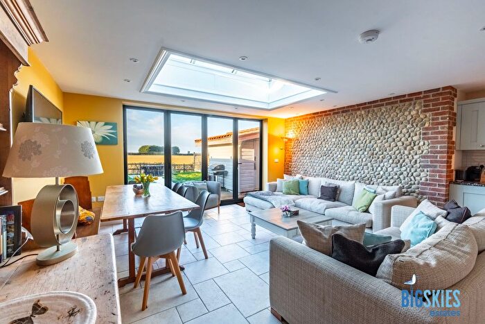 4 Bedroom Semi-Detached House For Sale In Norfolk Barn Yard, Docking, PE31