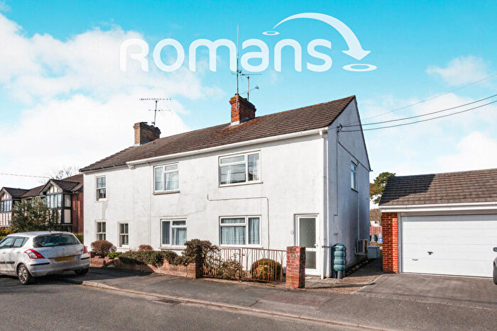 2 Bedroom Flat To Rent In Wood Street, Ash Vale, GU12